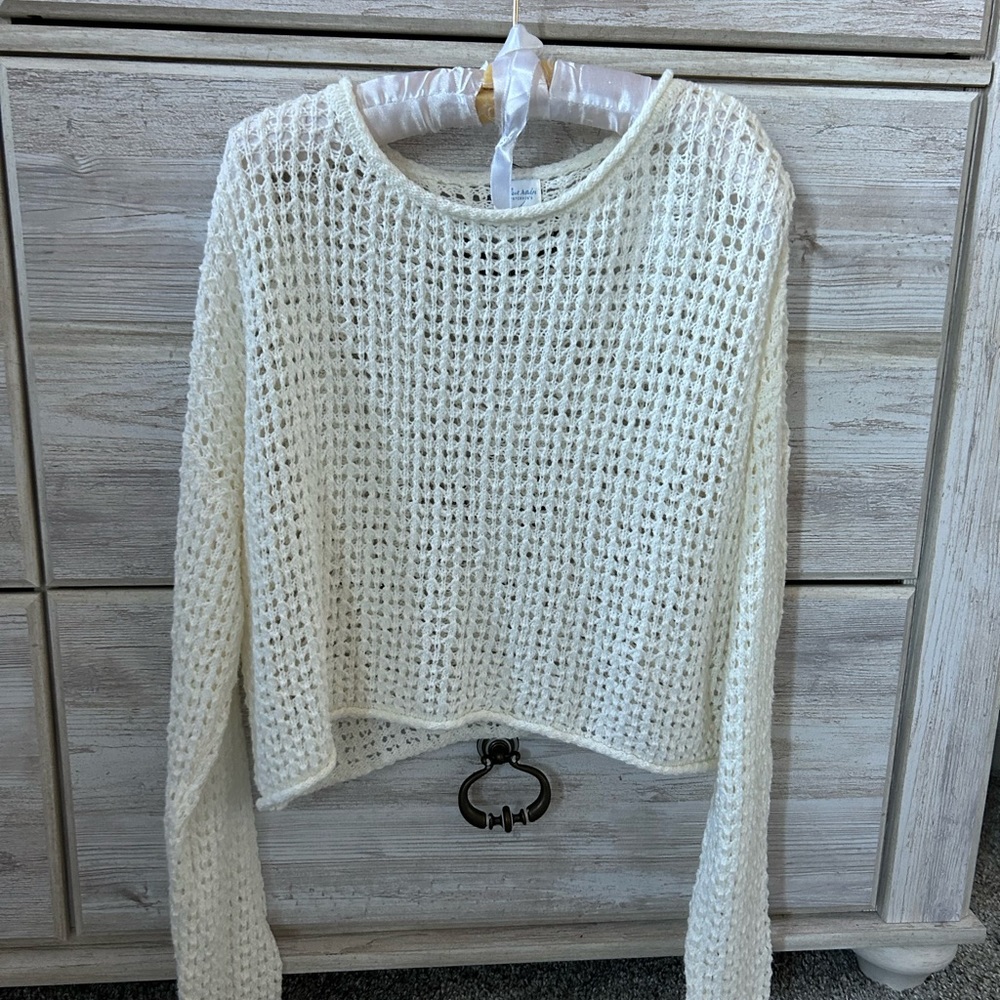 cream sweater🍦